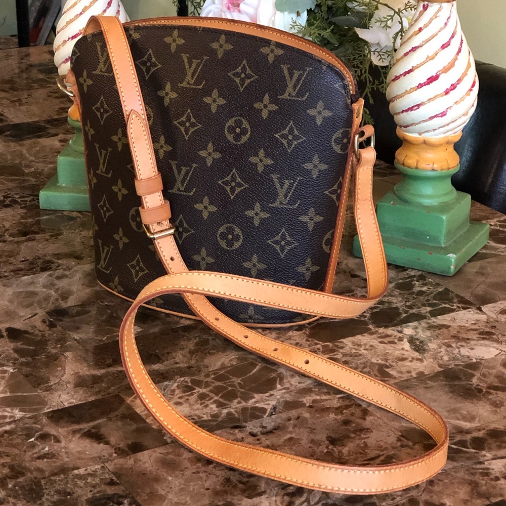 AUTH Louis Vuitton Drouot Crossbody EXCELLENT COND - Picture 2 of 8